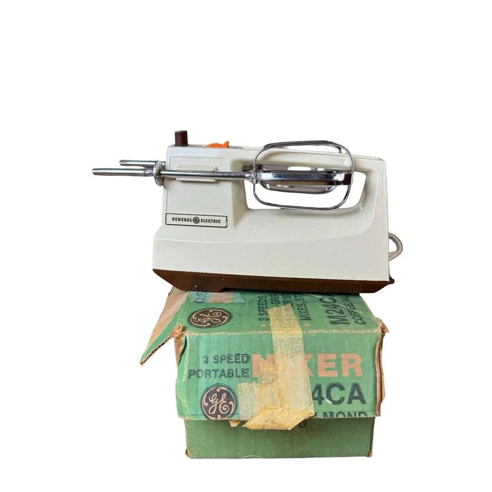 1970s GE M24CA Custom Portable Hand Mixer Coffee Almond w Box 3 Speed USA